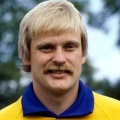 R. Hellström